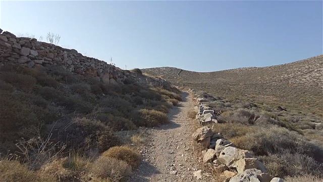 84- Folegandros - Îles Cyclades - Grèce | Explore l’île avec moi смотреть онлайн