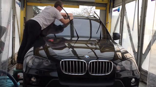Фолиране на челно стъкло на BMW X5
