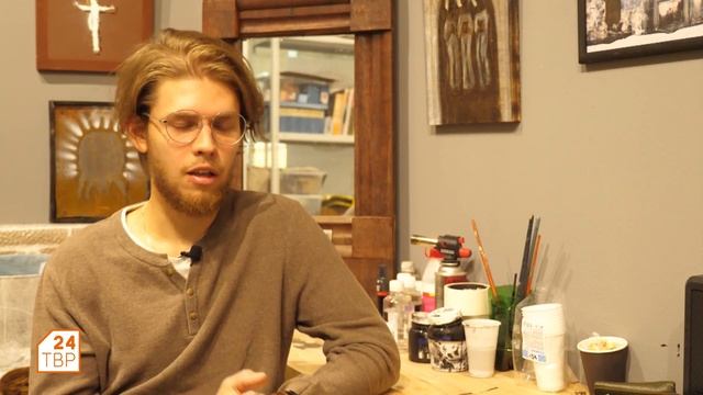 Художник, реставратор Максим Демин | Портрет на фоне смотреть онлайн