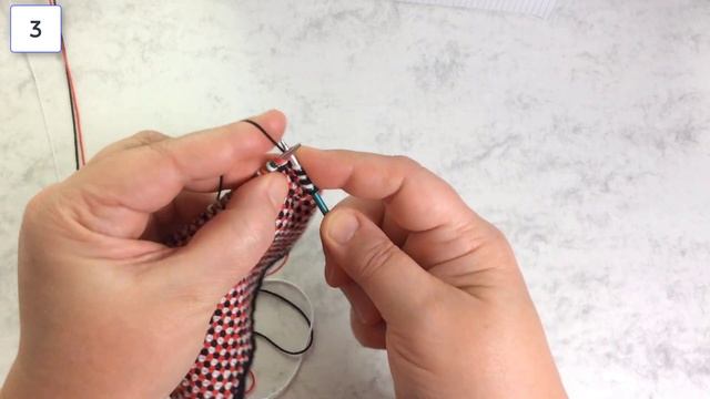 Трехцветное полотно со снятыми петлями. Вязание спицами. смотреть онлайн