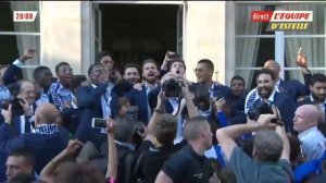 Pogba & Deschamps singing N'Golo Kanté chant!