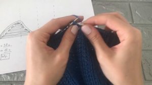 Горловина и скосы по плечам без отрыва основной нити