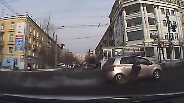 В машине не хватило места?! смотреть онлайн