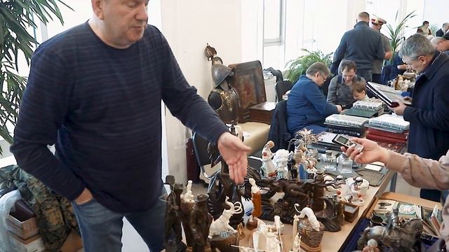 Любители антиквариата со всей Сибири привезли в Новосибирск свои сокровища