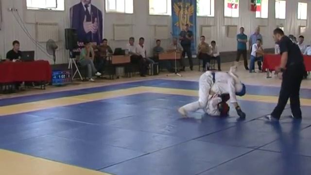 в Спортивном комплексе села Ножай-Юрт прошел республиканский турнир по рукопашному бою среди юношей смотреть онлайн