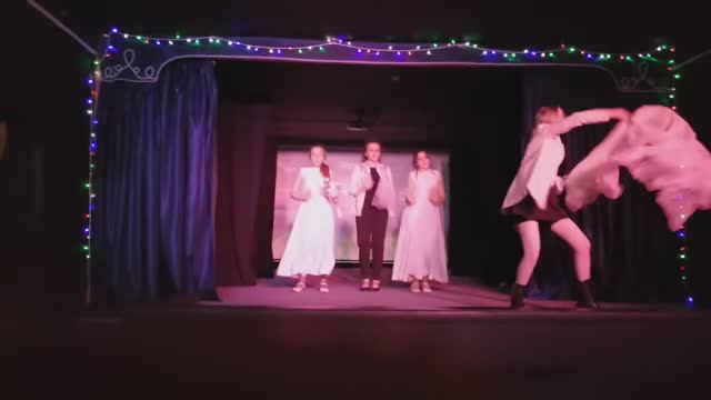 R&B Christmas ЧАРТ! Пародии в жанре синхробуффонады. 37 группа режиссерского отделения НОККиИ смотреть онлайн