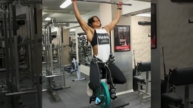 SUPER STRONG FITNESS GIRL - Sophie Arvebrink смотреть онлайн