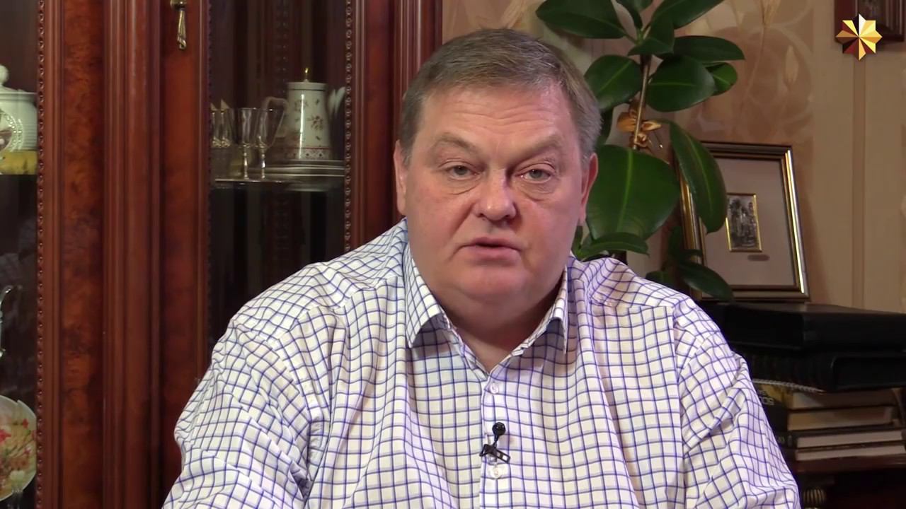 34. Россия эпохи Петра Первого. Часть I смотреть онлайн