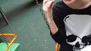 Как Лерка губу прокалывала