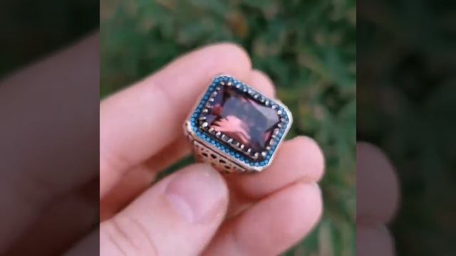 Новое кольцо Перстень особый из серебра благородного металла с камнем хамелеон султанит смотреть онлайн