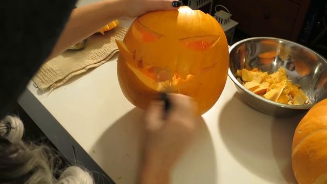 Как вырезать Тыкву на Хэллоуин от Раш смотреть онлайн