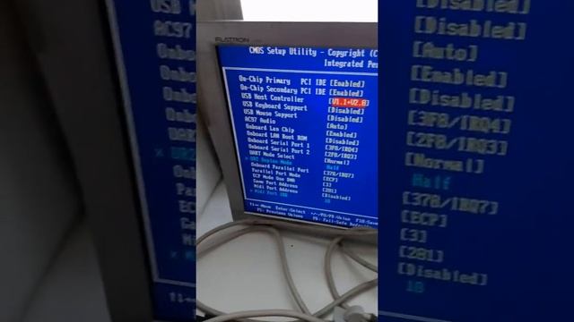 Первый запуск материнской платы Gigabyte GA-7N400E-L смотреть онлайн