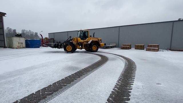 Hjullastare, Volvo L120 F смотреть онлайн