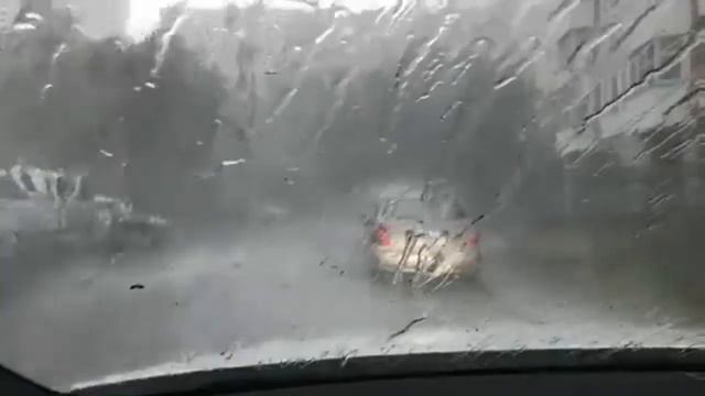 Шокирующие кадры! Мощнейший за 100 лет ураган в Москве. 30 июня 2017 г. смотреть онлайн