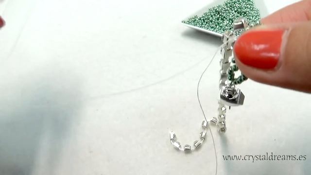 Tecnica de Pulsera a cuadros con Strass y Rocallas смотреть онлайн