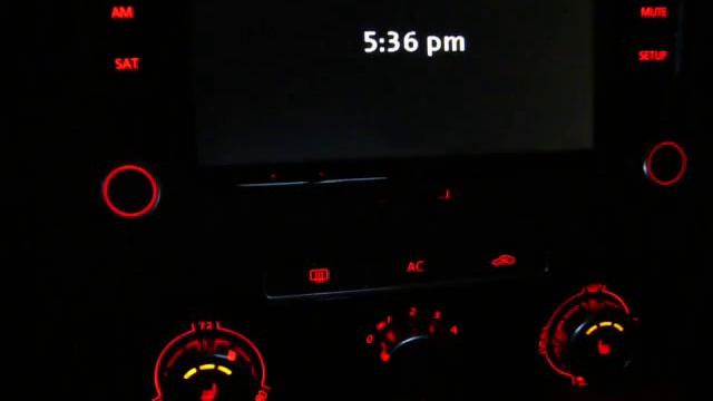 2010 Volkswagen Jetta Wolfsburg DSG: Interior Illumination at Night смотреть онлайн