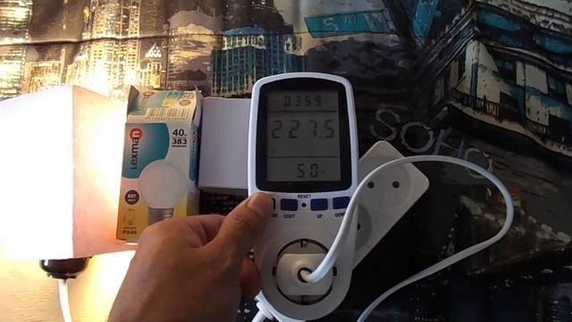 Замеряем активную мощность, ток, напряжение и косинус фи на лампе накаливания 40Вт смотреть онлайн