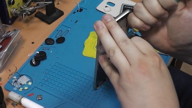 Samsung J4 (j400) - разборка и замена экрана. Подробно. смотреть онлайн