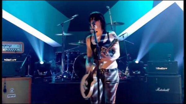 The Distillers - Live Jools Holland 11-14-03