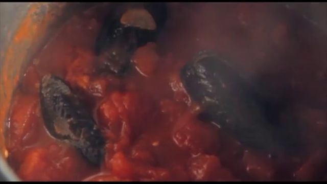 Томатный суп с морепродуктами смотреть онлайн