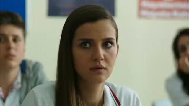 Güneşin Kızları Саваш забирает Назлы из школы смотреть онлайн