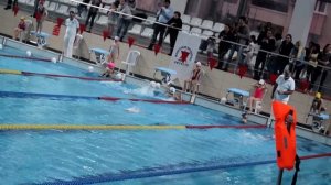 Соревнование по плаванию в Анталии. Эстафета среди детей 7-8 лет в бассейне 50 м.