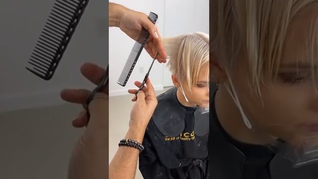 Short Pixie Haircut and Hairstyle for women | Very Short layered cutting tips & techniques смотреть онлайн