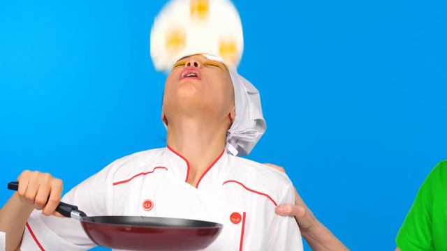 Челлендж. Шоколадная еда vs. Настоящая еда от KaZaZa Challenge смотреть онлайн