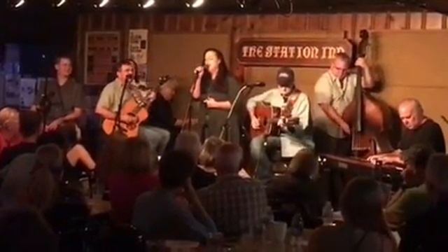 The Station Inn, If you’re gonna do me wrong, do it right. смотреть онлайн
