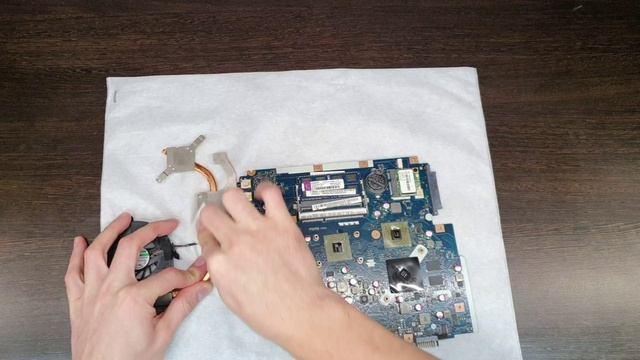 acer 5253G - e352G25 Mncc. чистка, замена термопасты. разборка. acer 5253G - e352G25 Mncc. cleaning смотреть онлайн