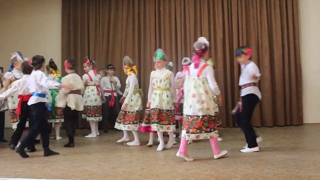 Фестиваль танцев 2016 - Русский народный танец -Калинка - 2 А - Школа 15 - Севастополь смотреть онлайн