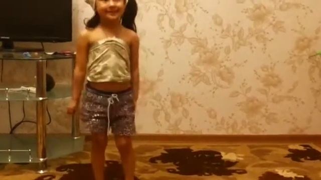 танец номер 2 /wiggle wiggle dance /мне 3 года. смотреть онлайн