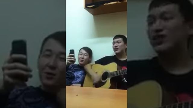 Марат Тынышкалиев - Қыздар ай (казахские песни под гитару) смотреть онлайн