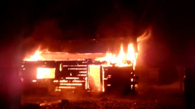Пожар в Камешках, пригород Междуреченска. смотреть онлайн