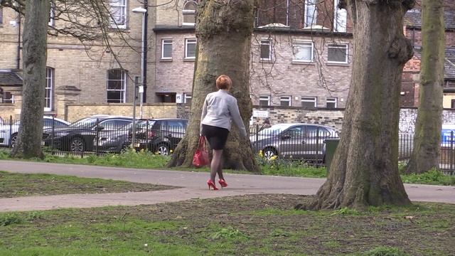 Red Stiletto Walk In The Park смотреть онлайн