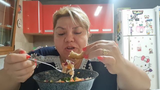МУКБАНГ?ЧТО У МЕНЯ НА УЖИН САМА В ШОКЕ?MUKBANG? ENSALADA Con Atún Y VINAGRE DE MANZANA ES UNA BOMBA