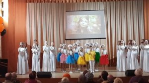 " Нам нужен мир" - сл. и муз. Е.Сырмич,