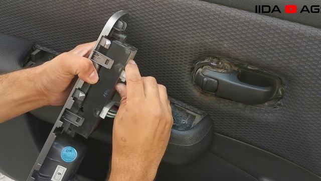 Como desmontar tapa de puerta delantera vidrios eléctricos nissan tiida смотреть онлайн