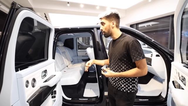 Meet the BILLIONAIRE GIRL with $100,000,000 of Cars in DUBAI !!! смотреть онлайн
