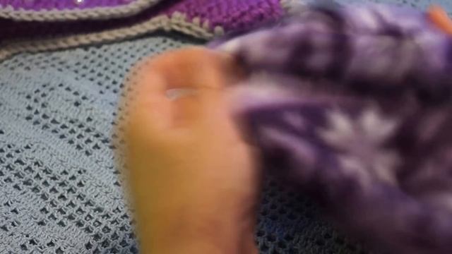 Подклад из флиса для утепления вязанной шапочки .Fleece lining for warmth knitted beanie. смотреть онлайн