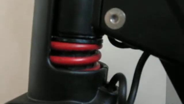 Kugoo M2 Pro электросамокат. Передний амортизатор. Kugoo M2 PRO Scooter, Front Suspension.