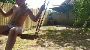 катаемся на качеле 05 июня 2022