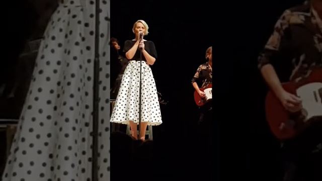 Claire Richards - ill never love again from star is born смотреть онлайн