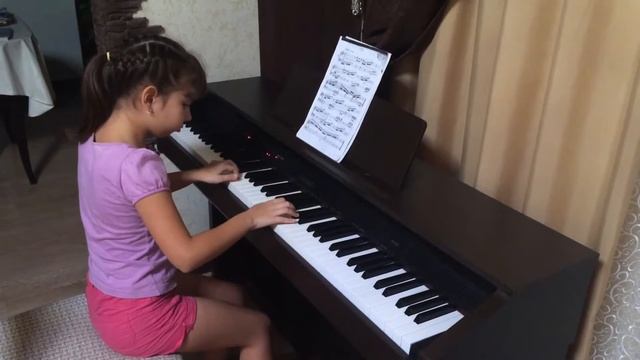 Этюд на пианино. Алиса 8 лет. смотреть онлайн