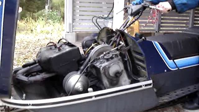Lynx 5900 Snowmobile, engine test run смотреть онлайн