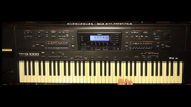 Macarena (Los Del Rio) - Roland G-1000 (Tic Tac)