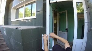 Установка ручки скобы на дверь