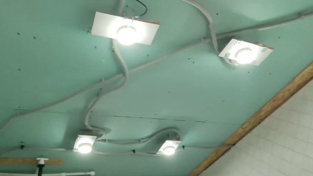 Освещение в ванной комнате. Закладные под натяжной потолок. Куда подключать освещение и зеркало смотреть онлайн