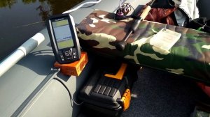 Расположение эхолота Гармин Страйкер 4 в лодке