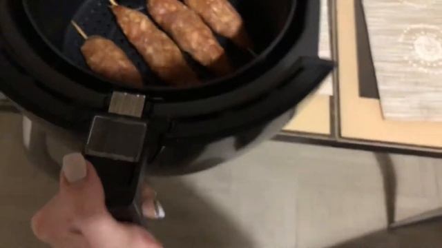 Готовим люля из свинины в аэрогриль Kitfort KT-2207 смотреть онлайн